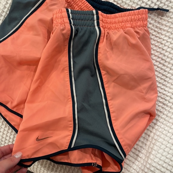Nike Training Shorts - Picture 5 of 5